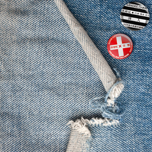 美女裸体推油露BB
